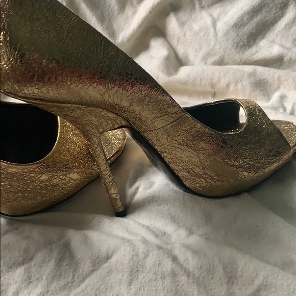 Giuseppe Zanotti Gold Metallic Open-Toe Pumps - Picture 4 of 7